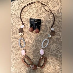 C 1946 Mixed stone and wood long necklace & Earrings